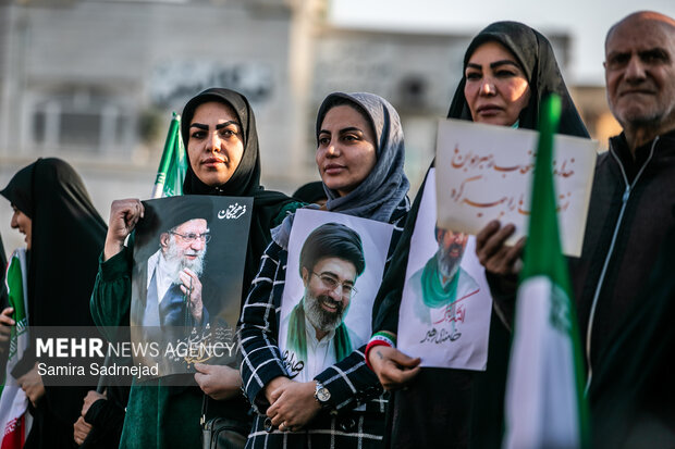 مراسم بیعت با سومین رهبر انقلاب اسلامی در تهران