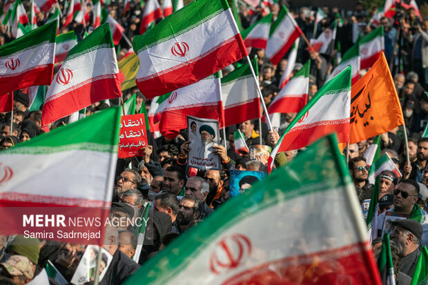 مراسم بیعت با سومین رهبر انقلاب اسلامی در تهران