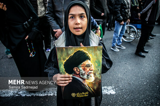 مراسم بیعت با سومین رهبر انقلاب اسلامی در تهران