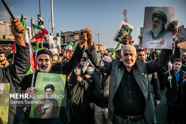 مراسم بیعت با سومین رهبر انقلاب اسلامی در تهران