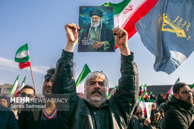 مراسم بیعت با سومین رهبر انقلاب اسلامی در تهران