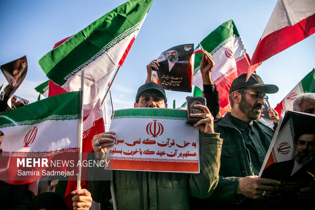 مراسم بیعت با سومین رهبر انقلاب اسلامی در تهران