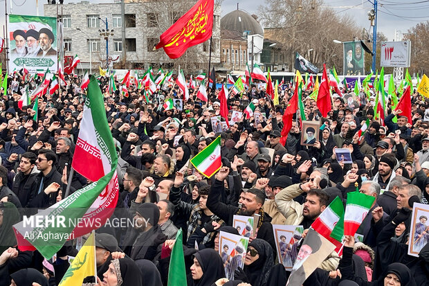 اجتماع بیعت مردم ارومیه با رهبر سوم انقلاب اسلامی