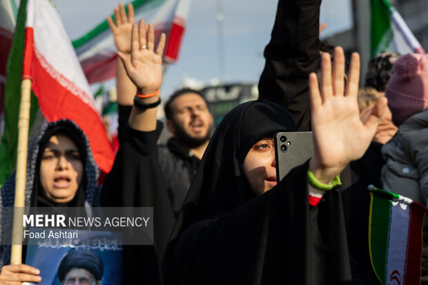 مراسم بیعت با سومین رهبر انقلاب اسلامی در تهران