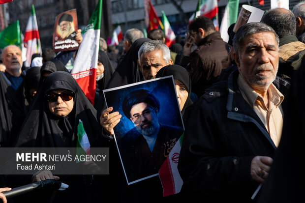 مراسم بیعت با سومین رهبر انقلاب اسلامی در تهران