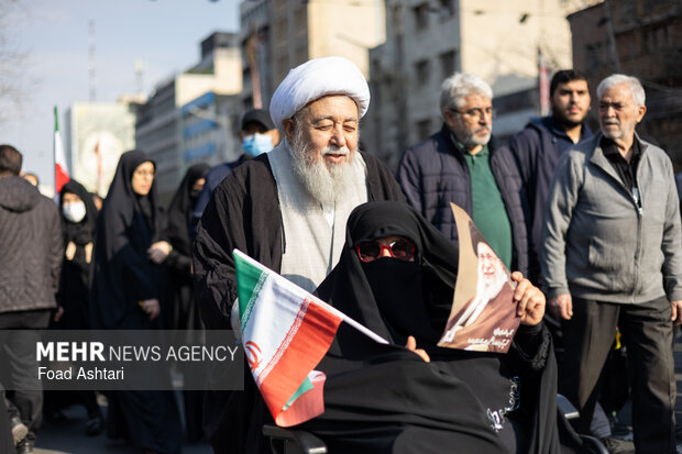 مراسم بیعت با سومین رهبر انقلاب اسلامی در تهران