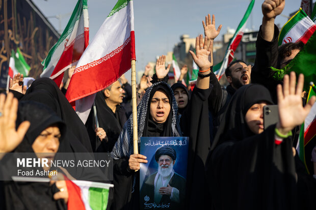 مراسم بیعت با سومین رهبر انقلاب اسلامی در تهران