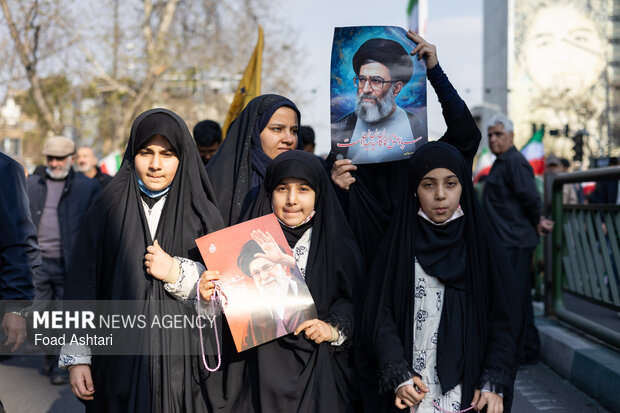 مراسم بیعت با سومین رهبر انقلاب اسلامی در تهران