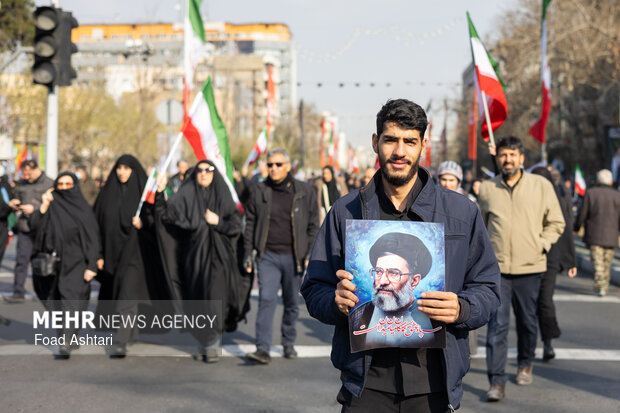 مراسم بیعت با سومین رهبر انقلاب اسلامی در تهران