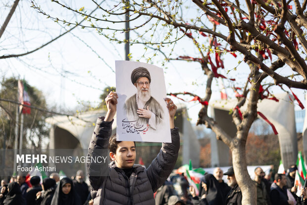 مراسم بیعت با سومین رهبر انقلاب اسلامی در تهران