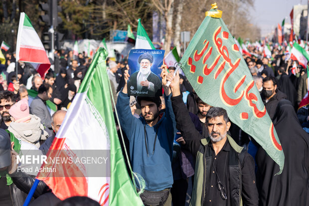 مراسم بیعت با سومین رهبر انقلاب اسلامی در تهران