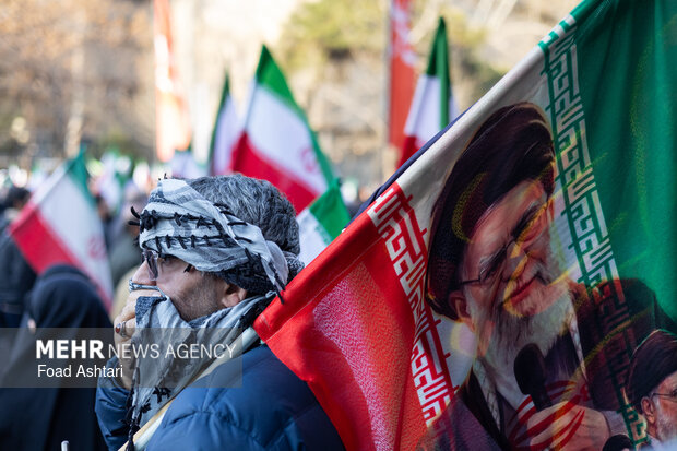 مراسم بیعت با سومین رهبر انقلاب اسلامی در تهران