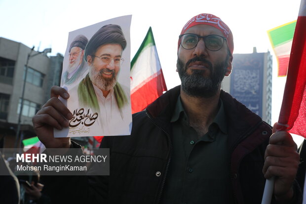 مراسم بیعت با سومین رهبر انقلاب اسلامی در تهران
