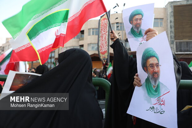 مراسم بیعت با سومین رهبر انقلاب اسلامی در تهران