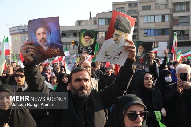 مراسم بیعت با سومین رهبر انقلاب اسلامی در تهران