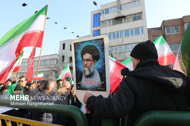 مراسم بیعت با سومین رهبر انقلاب اسلامی در تهران