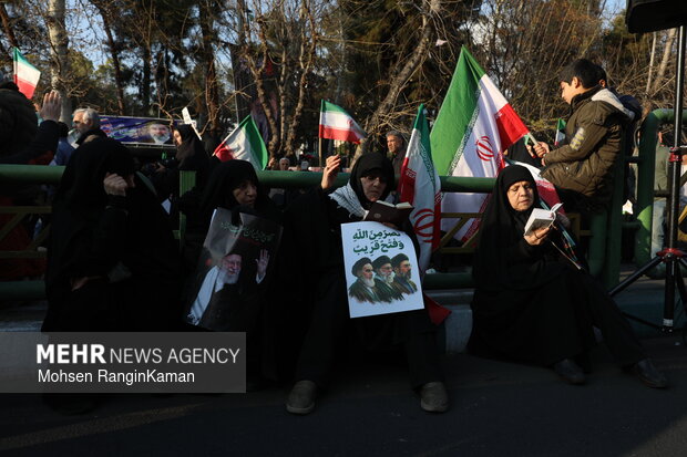 مراسم بیعت با سومین رهبر انقلاب اسلامی در تهران