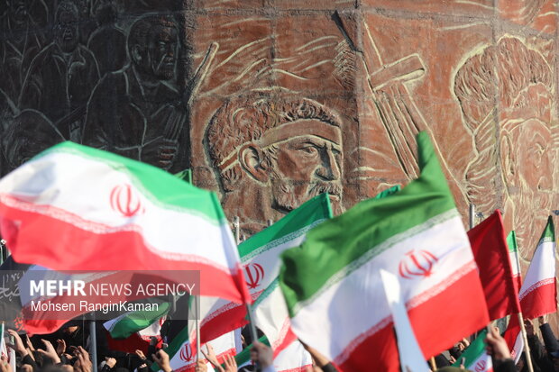مراسم بیعت با سومین رهبر انقلاب اسلامی در تهران