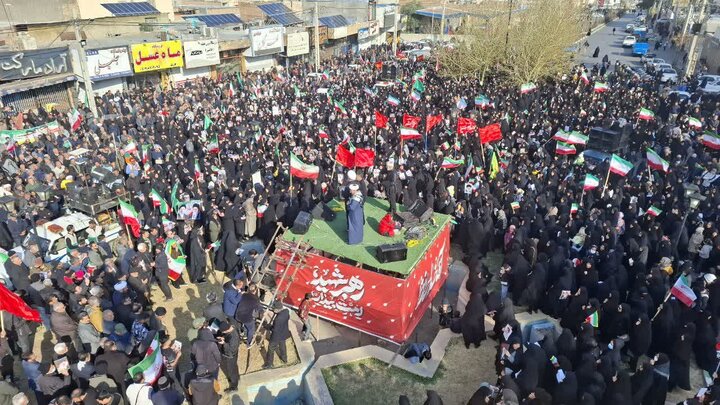 اجتماع بزرگ مردم انقلابی ساوه در بیعت با رهبر انقلاب اسلامی