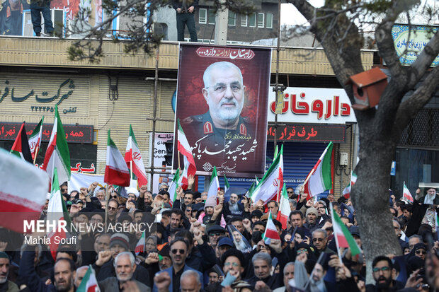 اجتماع مردمی بیعت با رهبر سوم انقلاب اسلامی در اراک