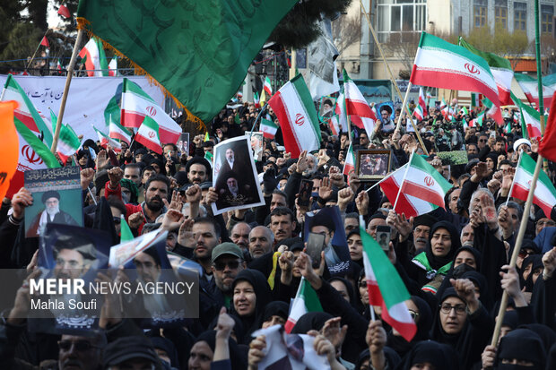 اجتماع مردمی بیعت با رهبر سوم انقلاب اسلامی در اراک
