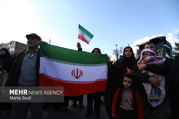 اجتماع مردمی بیعت با رهبر سوم انقلاب اسلامی در اراک