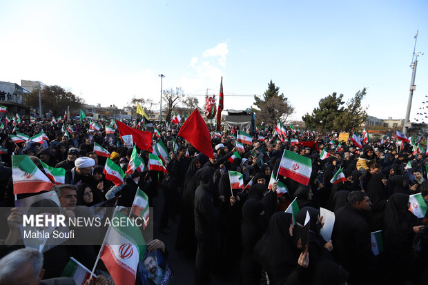 اجتماع مردمی بیعت با رهبر سوم انقلاب اسلامی در اراک