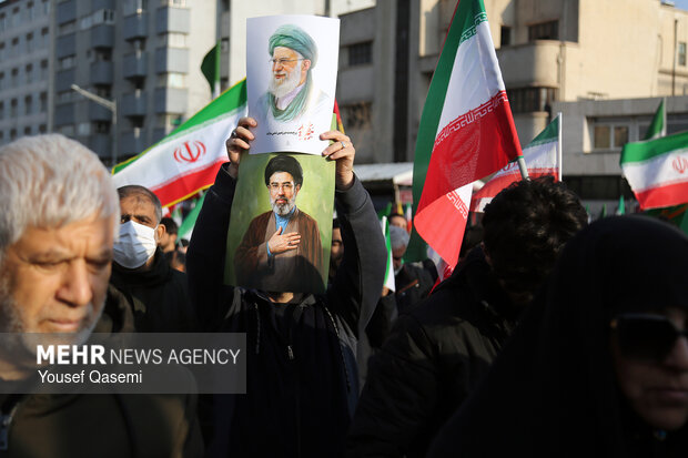 مراسم بیعت با سومین رهبر انقلاب اسلامی در تهران