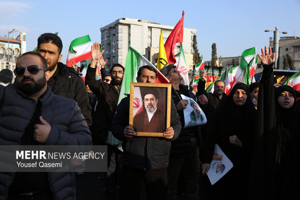 مراسم بیعت با سومین رهبر انقلاب اسلامی در تهران