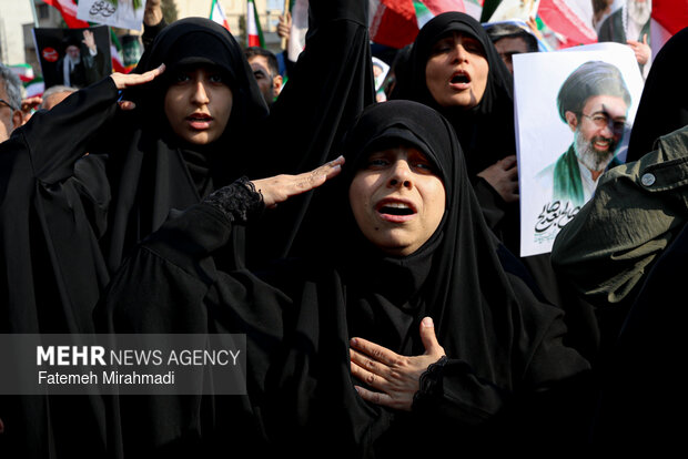 مراسم بیعت با سومین رهبر انقلاب اسلامی در تهران