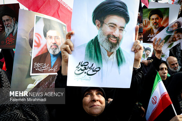 مراسم بیعت با سومین رهبر انقلاب اسلامی در تهران