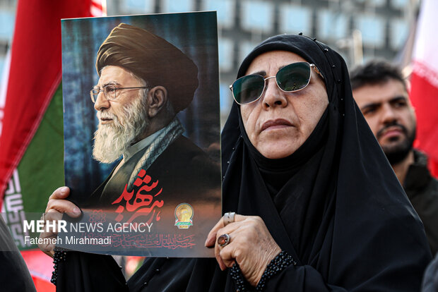 مراسم بیعت با سومین رهبر انقلاب اسلامی در تهران