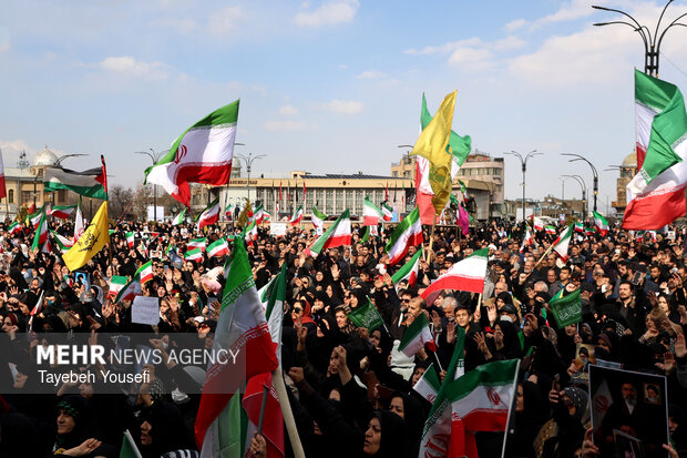 اجتماع بیعت مردم همدان با آیت الله سید مجتبی خامنه‌ای