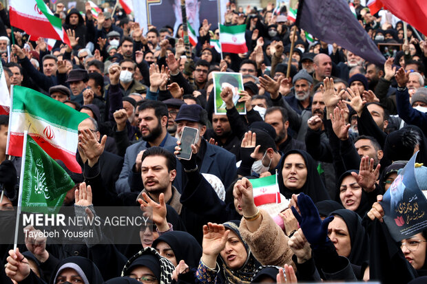 اجتماع بیعت مردم همدان با آیت الله سید مجتبی خامنه‌ای