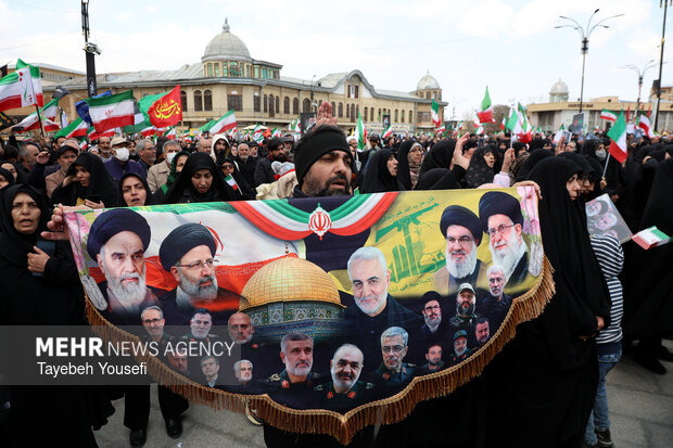 اجتماع بیعت مردم همدان با آیت الله سید مجتبی خامنه‌ای