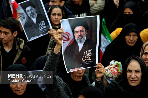 اجتماع بیعت مردم همدان با آیت الله سید مجتبی خامنه‌ای