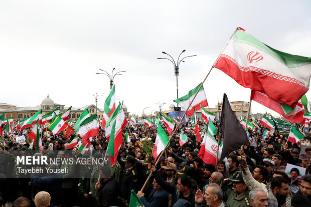 اجتماع بیعت مردم همدان با آیت الله سید مجتبی خامنه‌ای