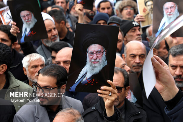 اجتماع بیعت مردم همدان با آیت الله سید مجتبی خامنه‌ای