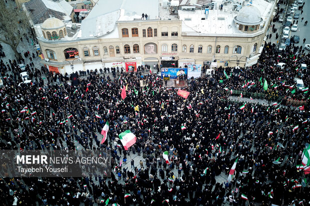 اجتماع بیعت مردم همدان با آیت الله سید مجتبی خامنه‌ای