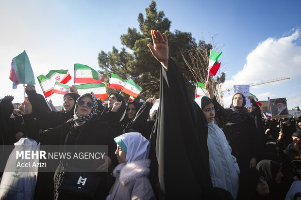 بیعت اراکی‌ها با سومین رهبر انقلاب اسلامی