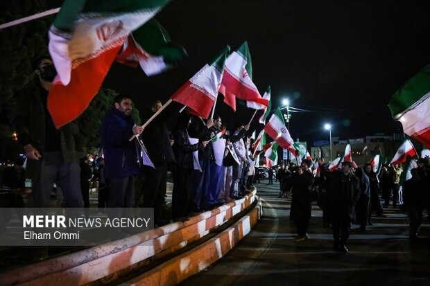 اجتماع بیعت مردم سنندج با سومین رهبر انقلاب اسلامی