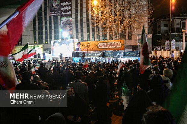 اجتماع بیعت مردم سنندج با سومین رهبر انقلاب اسلامی