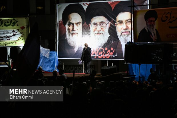 اجتماع بیعت مردم سنندج با سومین رهبر انقلاب اسلامی