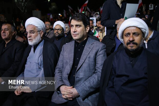 اجتماع بیعت مردم سنندج با سومین رهبر انقلاب اسلامی