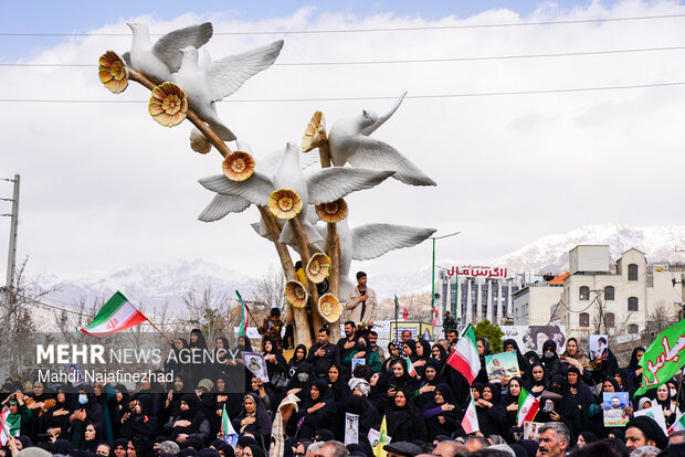 تشییع پیکر مطهر ۲ شهید جنگ رمضان در یاسوج