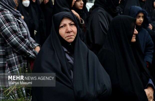 تشییع ۱۰ شهید جنگ رمضان در ورامین