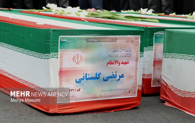 تشییع ۱۰ شهید جنگ رمضان در ورامین