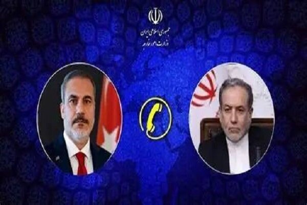مكالمة هاتفية بين وزير الخارجية الإيراني ونظيره التركي