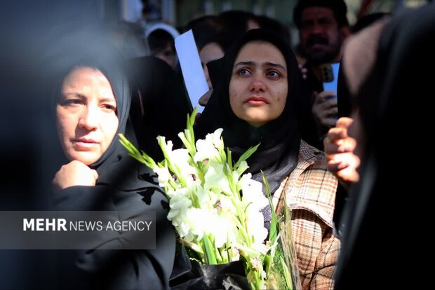 تشییع پیکر مطهر شهدای حملات دشمن صهیونی آمریکایی در لرستان