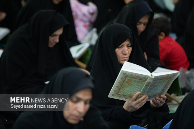 مراسم جزخوانی قرآن کریم به یاد رهبر شهید انقلاب